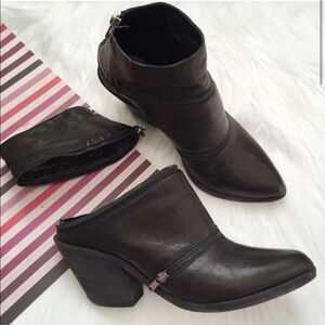 Designer LD Tuttle The Return Black Saks Fifth Avenue Leather Mule Boots size 6